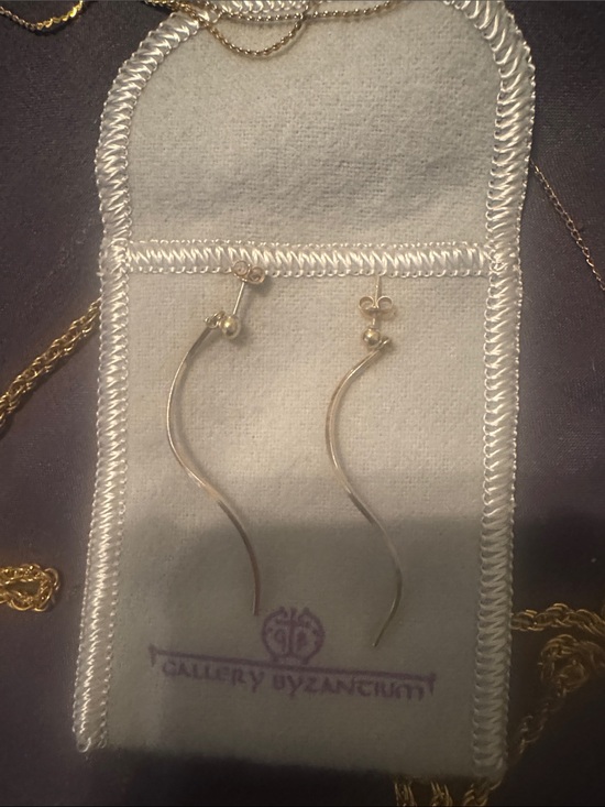 Jewelry - Gold Wavy Drop Earrings -